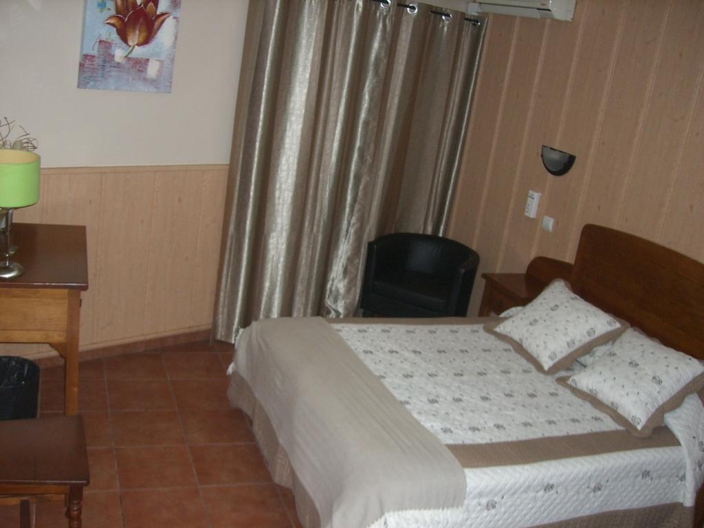 Hotel O Gadanha Естремос Стая снимка